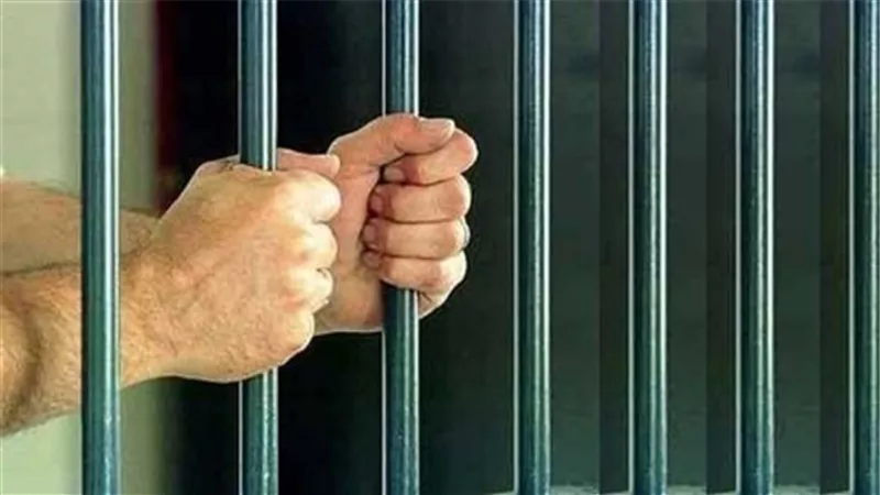 حبس مخرج هدد مذيعة بنشر صورها بعد رفضها الزواج منه