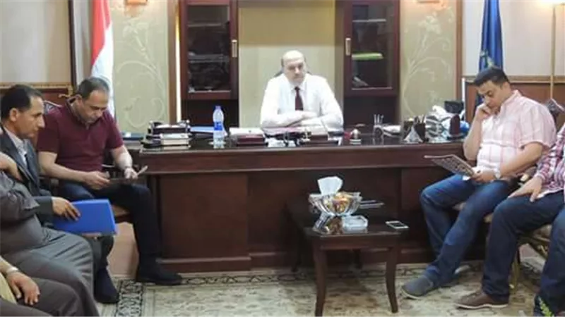 مدير امن الشرقية يعقد اجتماع مع اعضاء الغرفة التجارية مسئولي السلاسل التجارية الكبري لتثبيت الاسعار