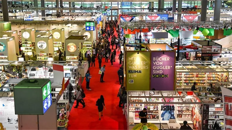 أكبر معرض للكتاب في العالم يتطلع لاستقطاب فئة جديدة من القراء في 2024