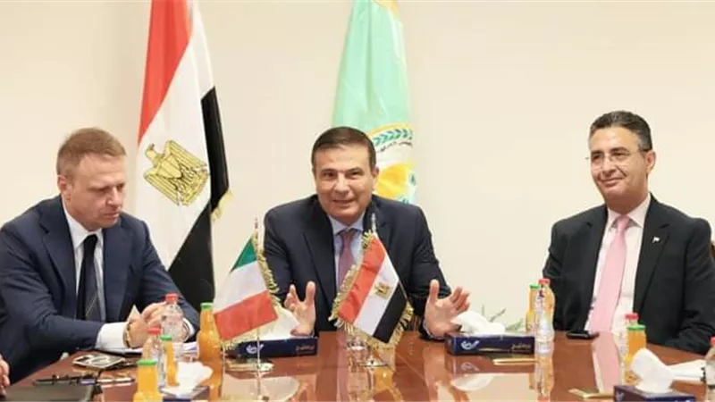 وزيرا الزراعة والتموين يبحثان مع وزير الزراعة الإيطالي التعاون في مجال تحقيق الأمن الغذائى