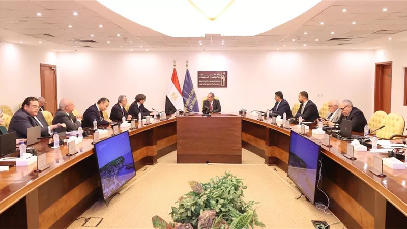 وزير الاتصالات يبحث مع برنامج الأمم المتحدة الإنمائى تعزيز التعاون