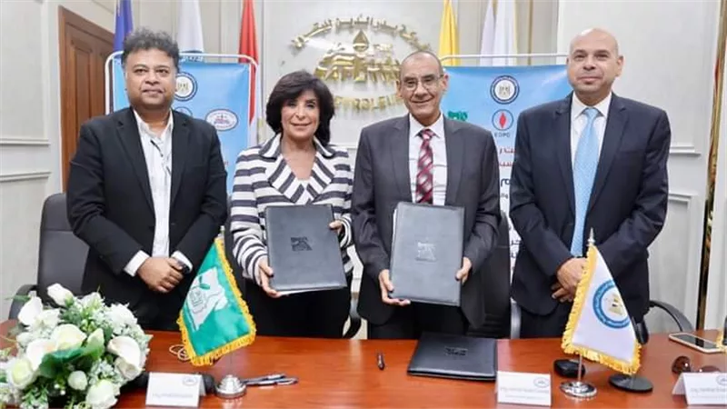 توقيع بروتوكول تعاون بين مؤسسة مصر الخير وبدر الدين للبترول والكشف الطبى على 500 طالب