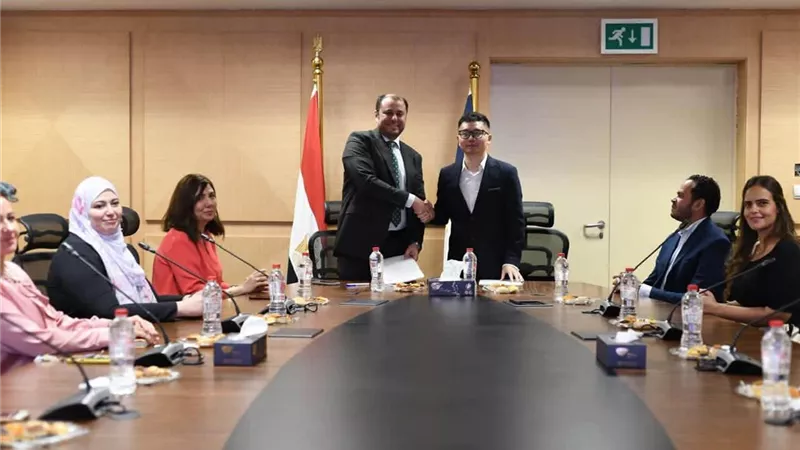 وزارة السياحة توسع برامج التدريب الرقمي المجاني للعاملين بالقطاع السياحي والأثري بالتعاون مع «vivo»