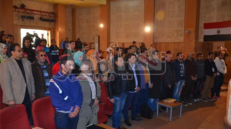 محافظ الاسماعيلية يلتقى شباب المفتشين والمعاونيين والفنيين العاملين بمشروع التعداد السكان 2017